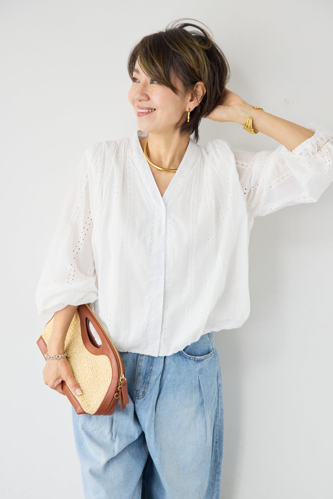 Vネックカットレースブラウス