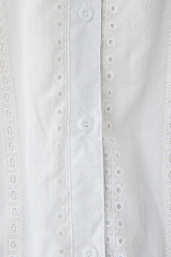 Vネックカットレースブラウス