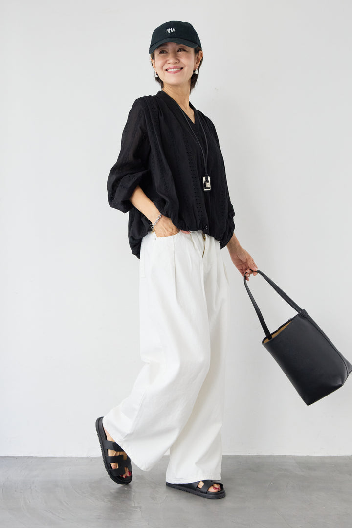 Vネックカットレースブラウス