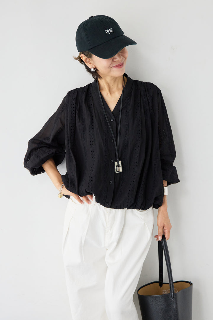 Vネックカットレースブラウス