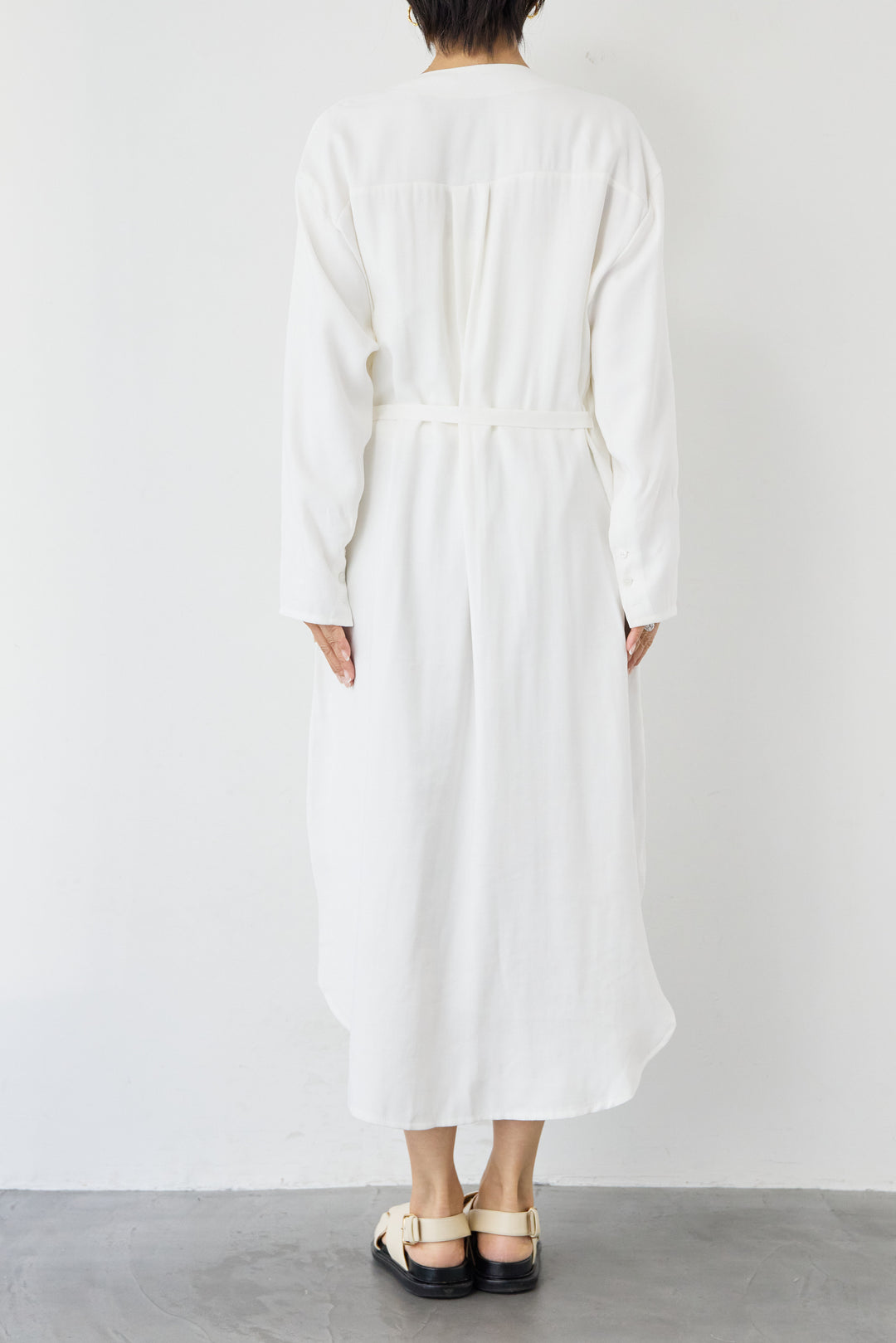 ノーカラーベルトデザインシャツワンピース