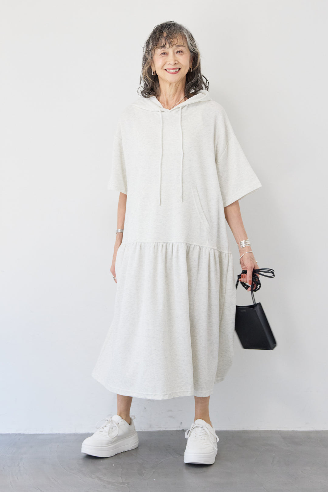 ハーフスリーブフーディーワンピース