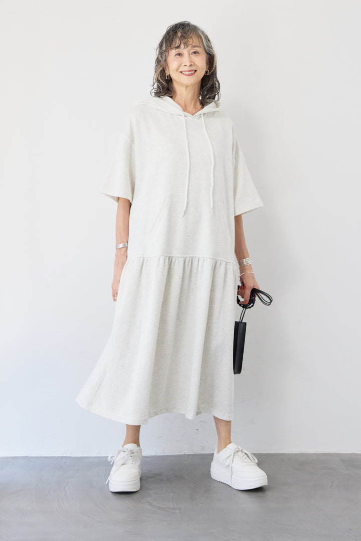 ハーフスリーブフーディーワンピース