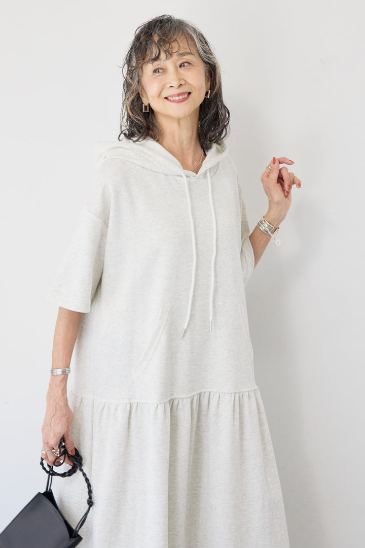 ハーフスリーブフーディーワンピース