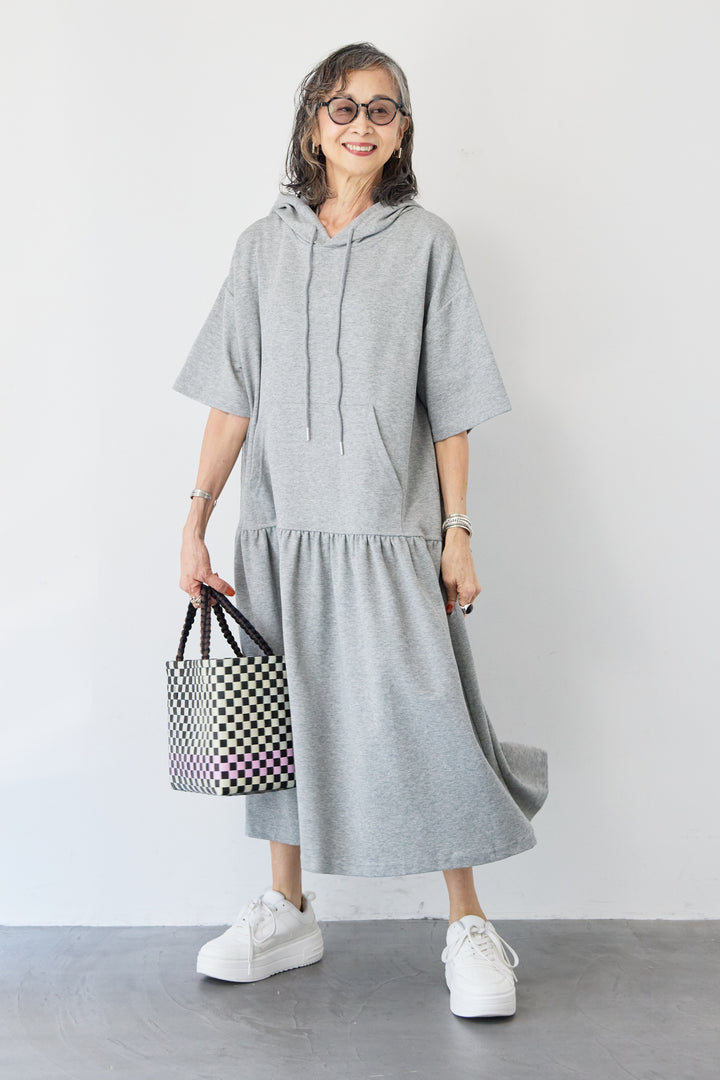 ハーフスリーブフーディーワンピース
