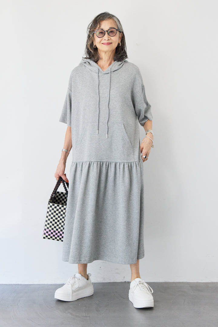 ハーフスリーブフーディーワンピース
