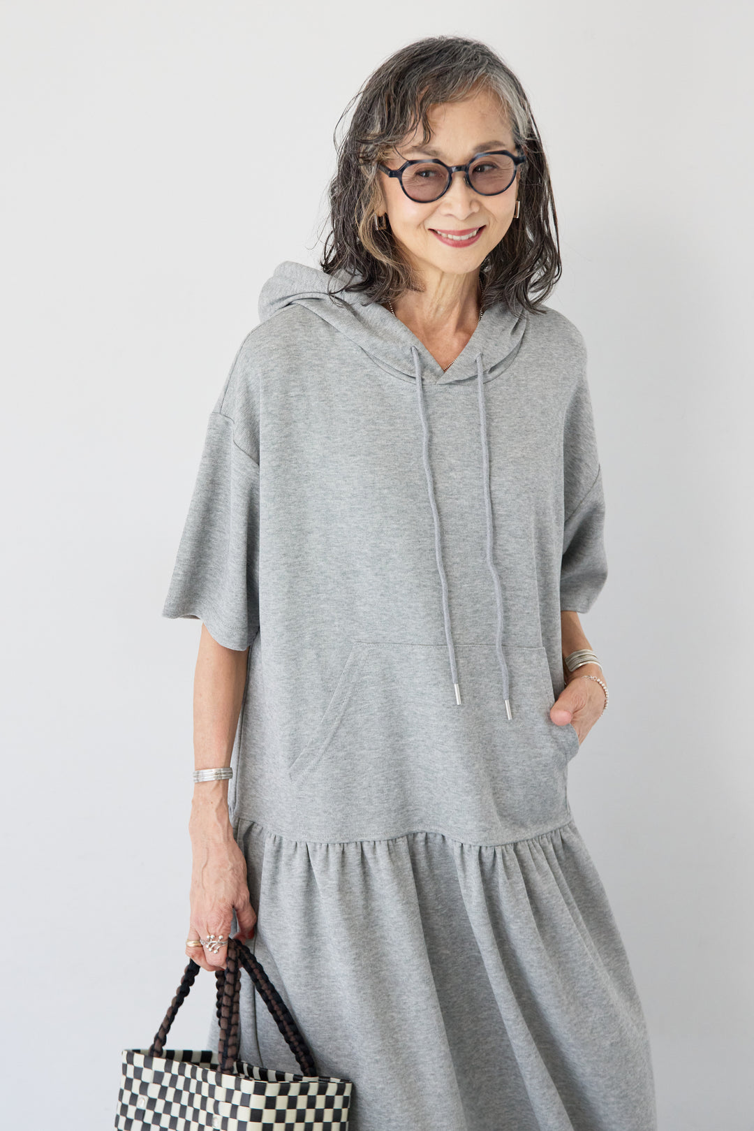ハーフスリーブフーディーワンピース