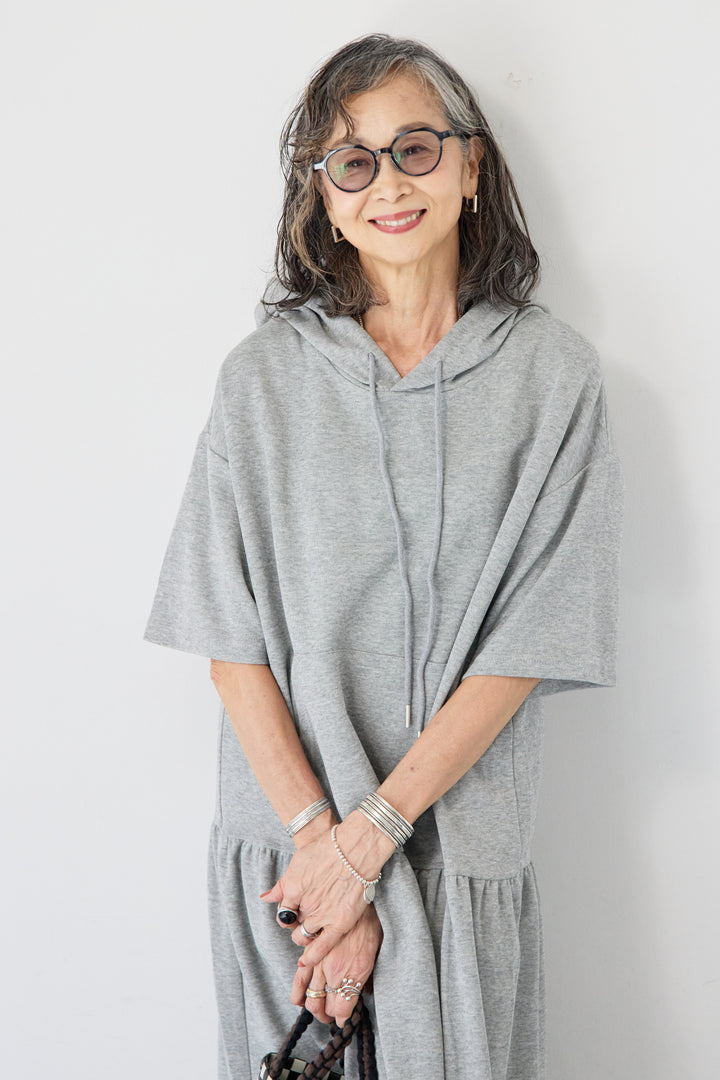 ハーフスリーブフーディーワンピース