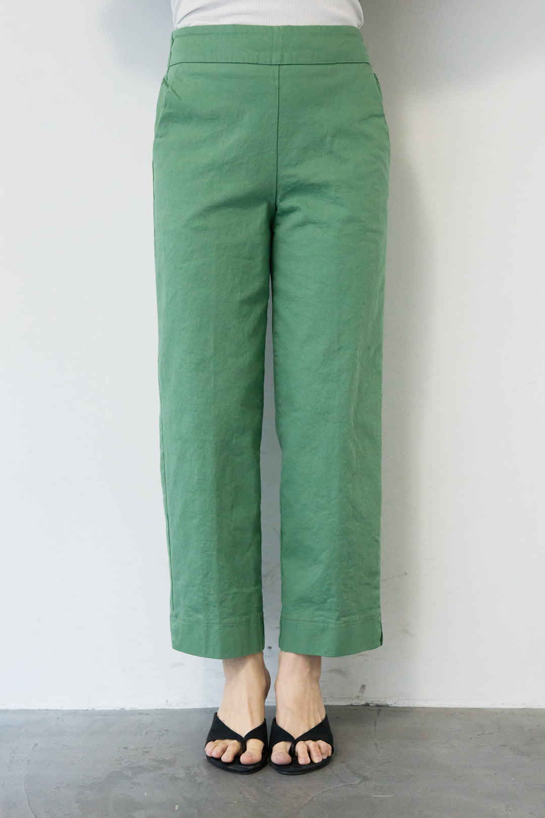 ウエストゴムテーパードパンツ