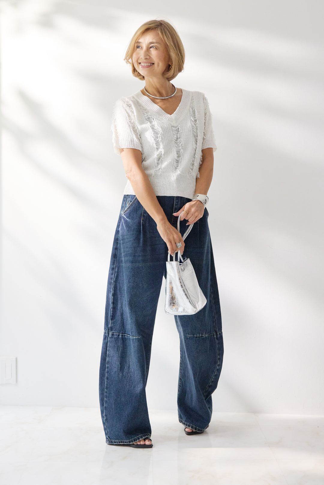 フリンジ透かし編みVネックニット
