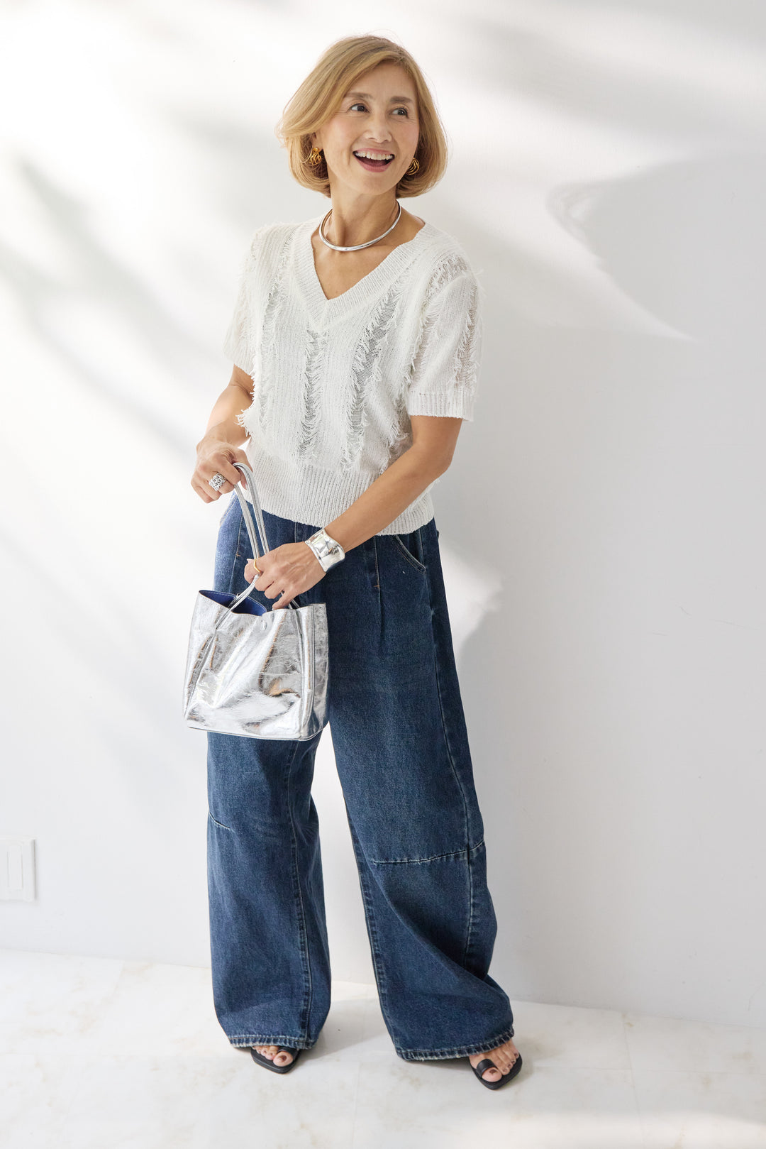 フリンジ透かし編みVネックニット