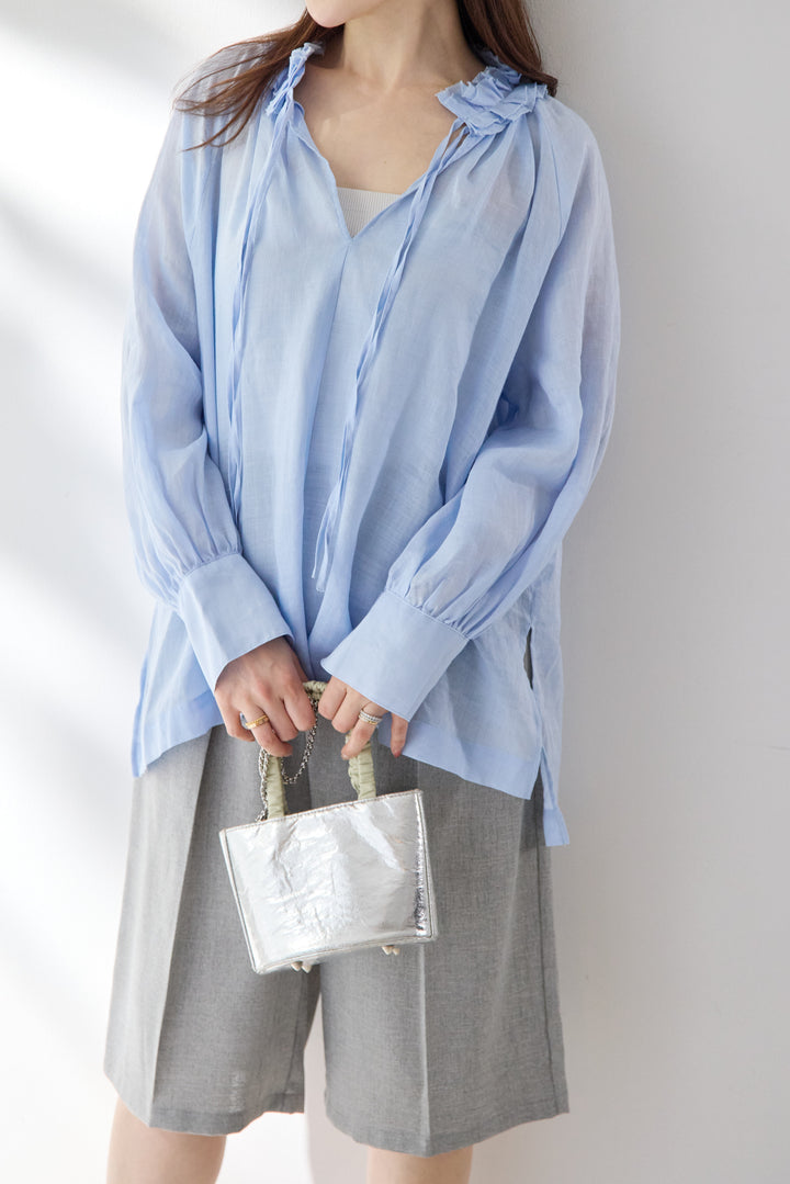 フリルカラーリネンブラウス