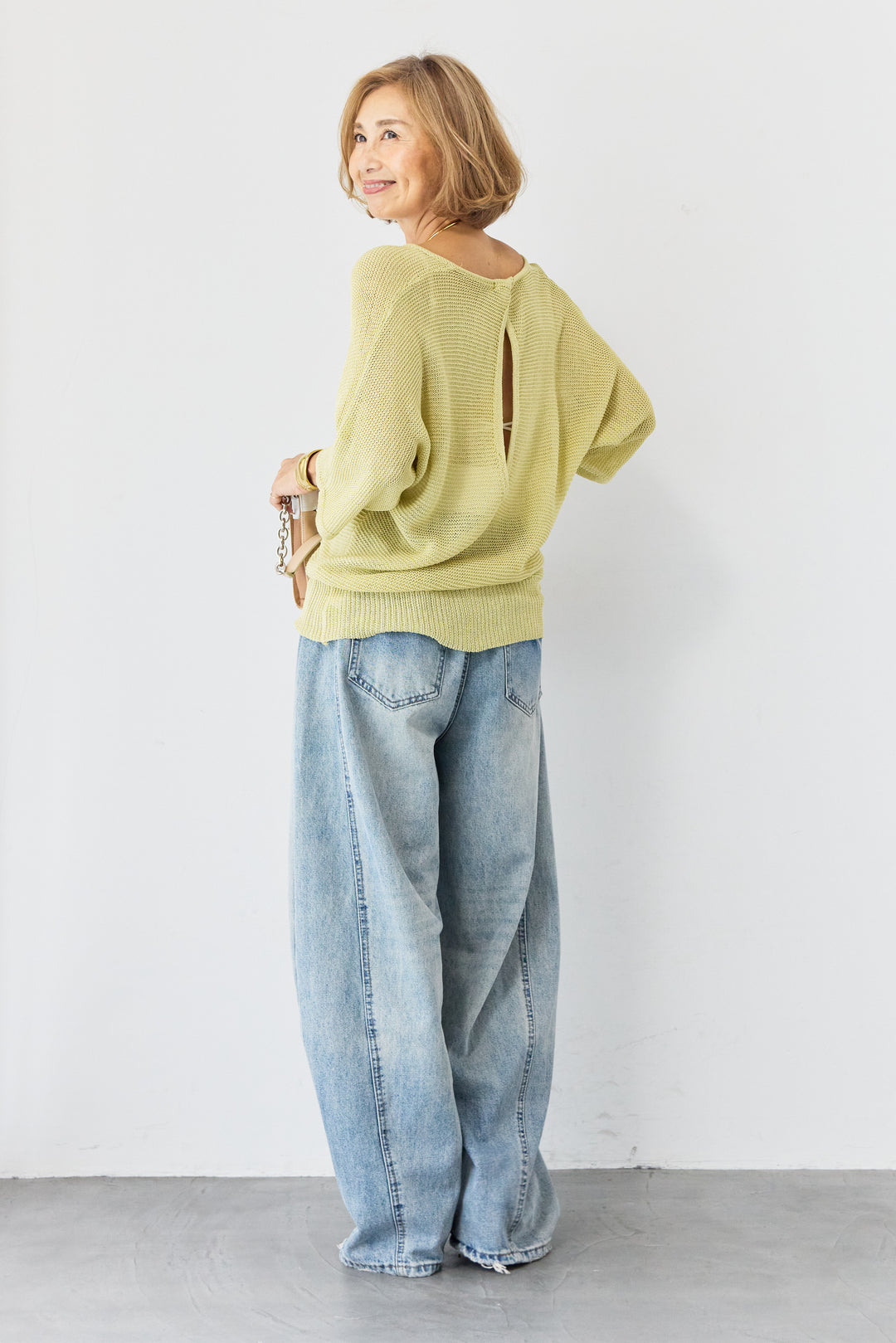 バックオープンメッシュニット