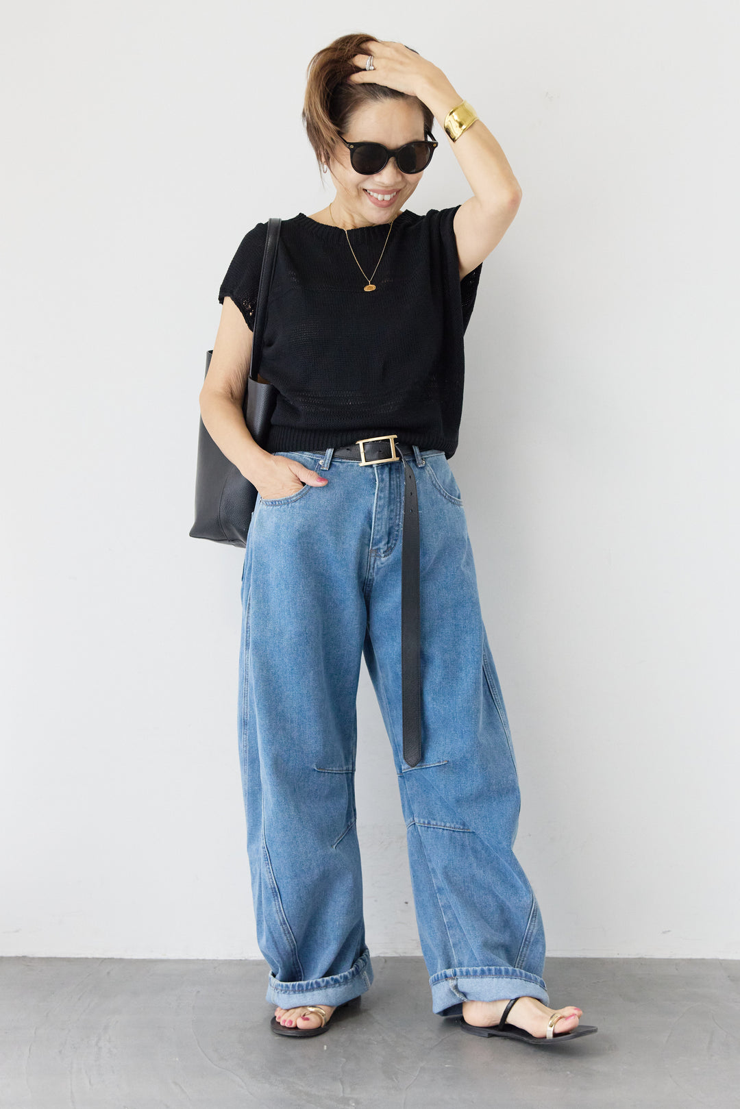 バッククロスメッシュ編みニット