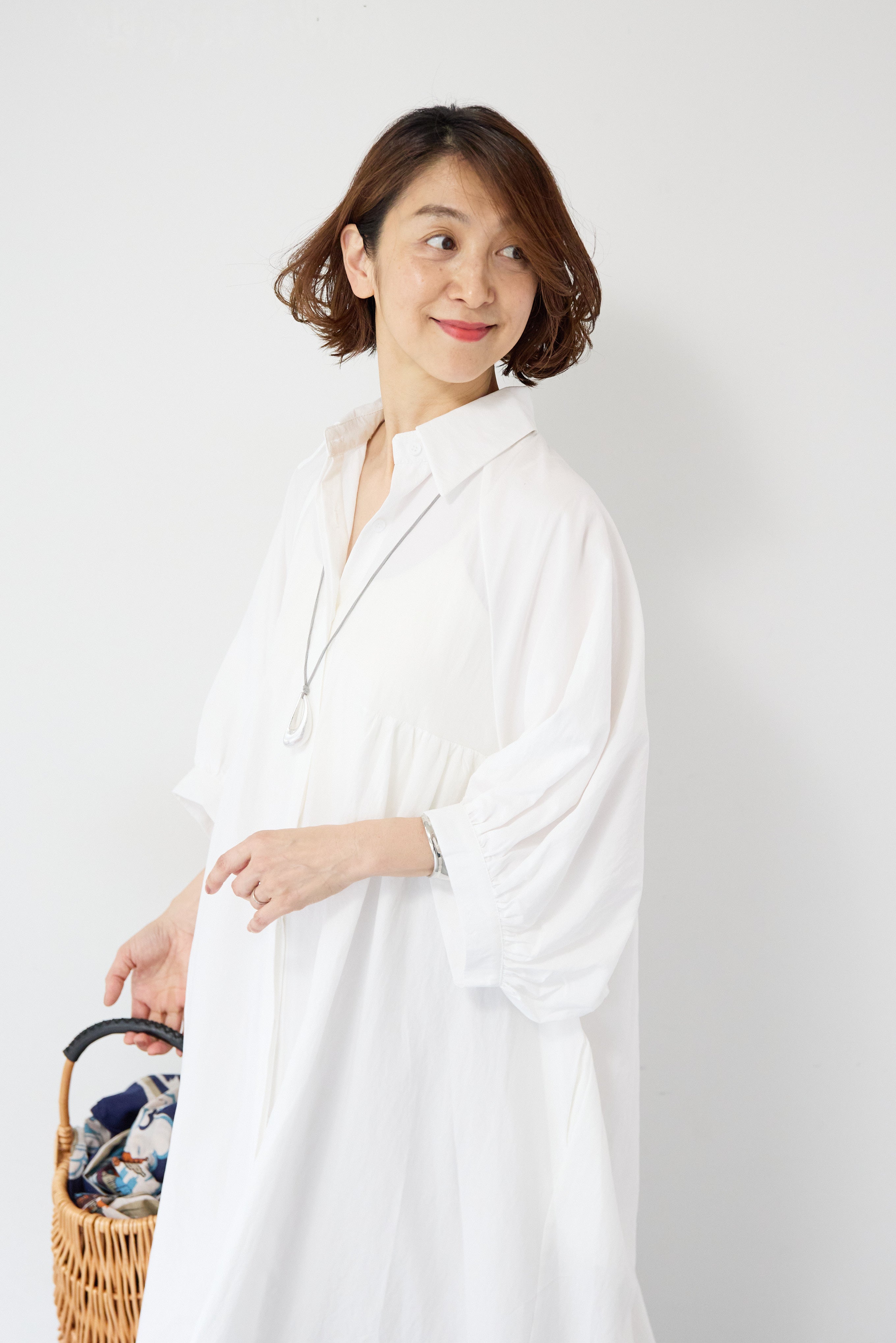 バティックシャツワンピースとお揃いのガマ口バック バックオープンツイストシャツワンピース – plusotoha