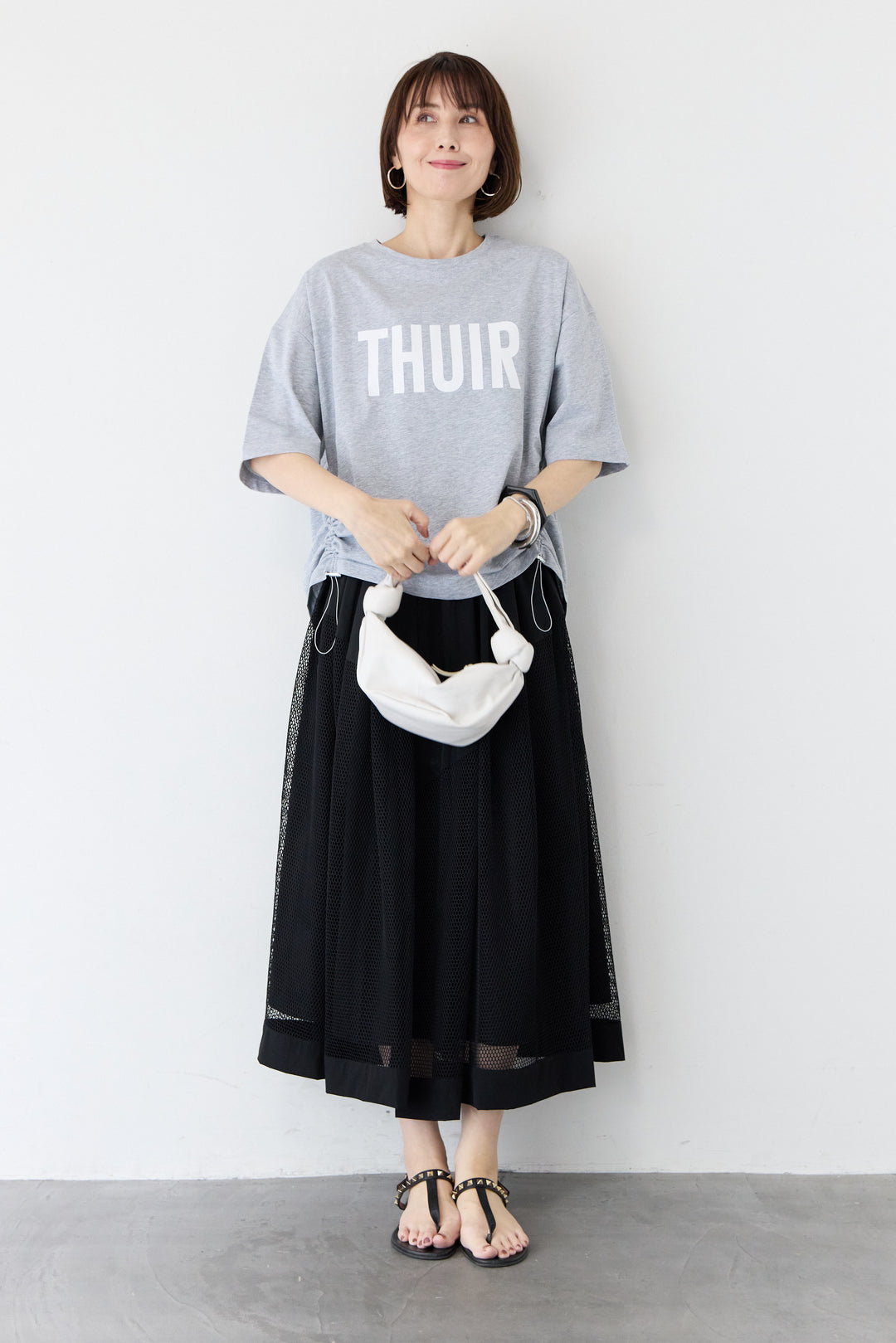 [SET] ロゴプリント サイドドローストリング オーバーサイズ Tシャツ+異素材コンビ フレア マキシスカート(2set)