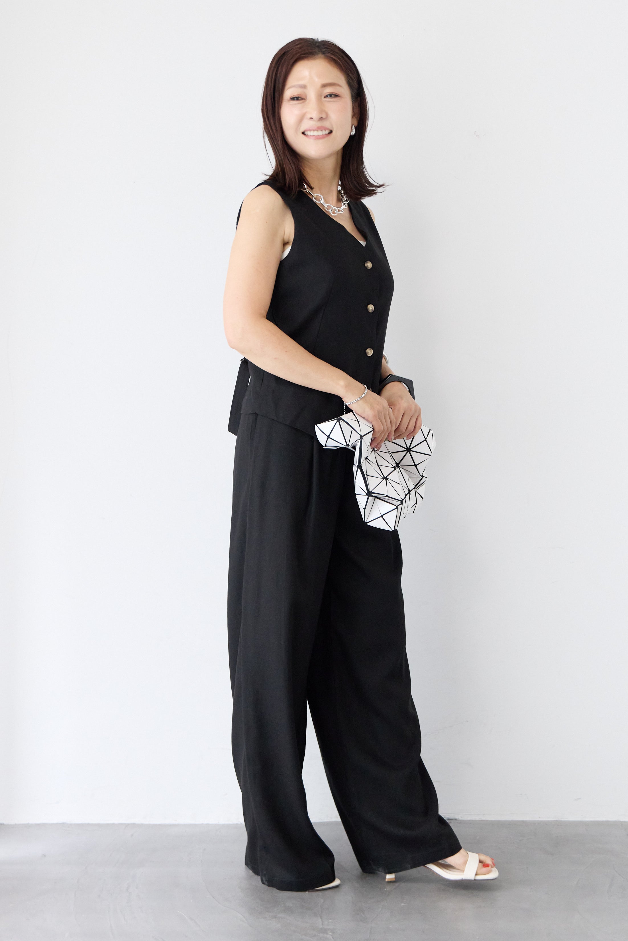 ryogen ノースリーブ パンツ　セットアップ セットアップ】Vネック ノースリーブジレ タックワイドパンツセット
