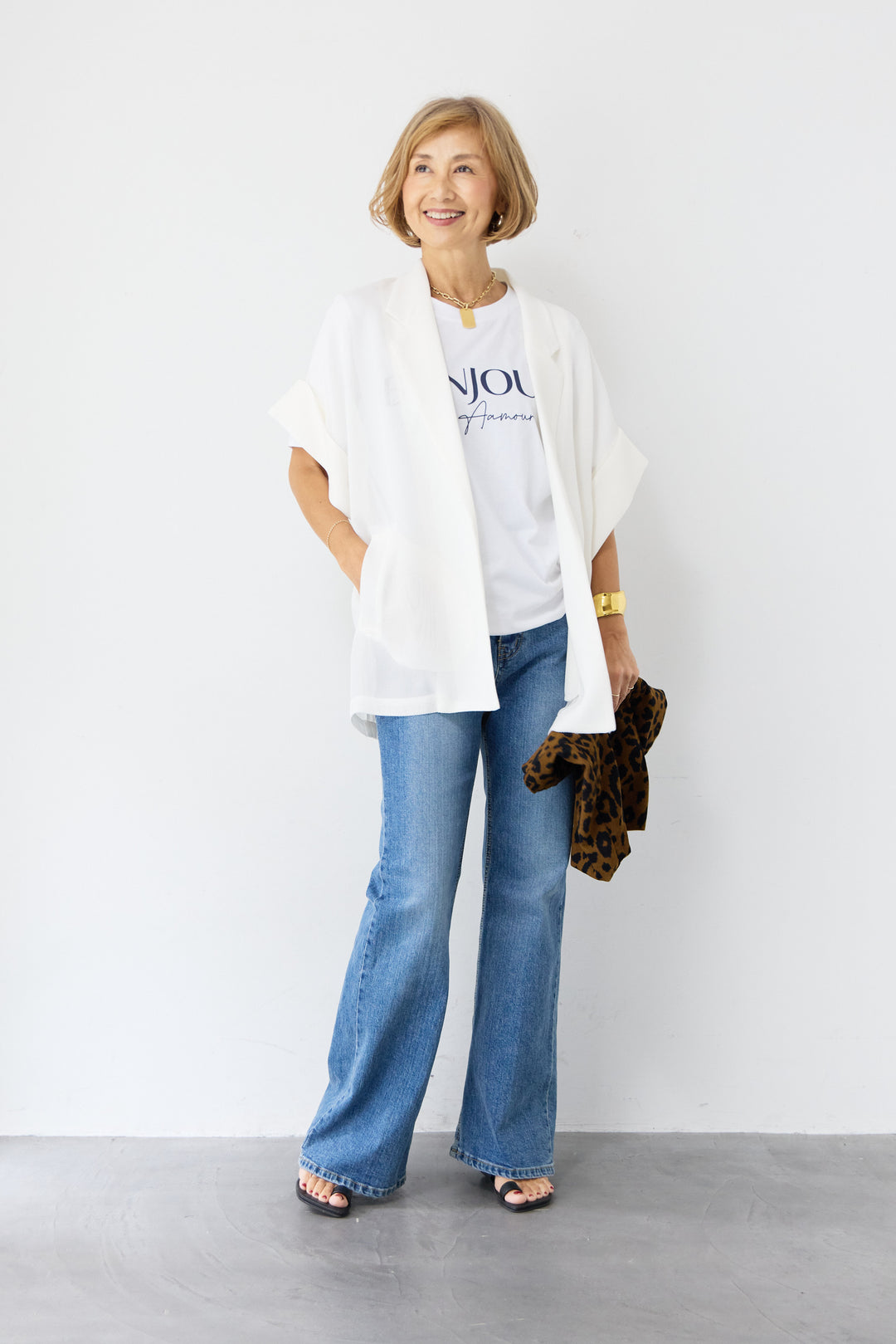 BONJOURロゴプリントTシャツ
