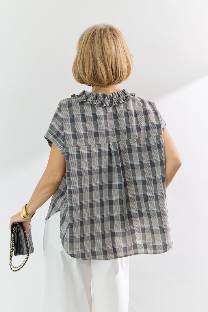 フロントフリルブラウス