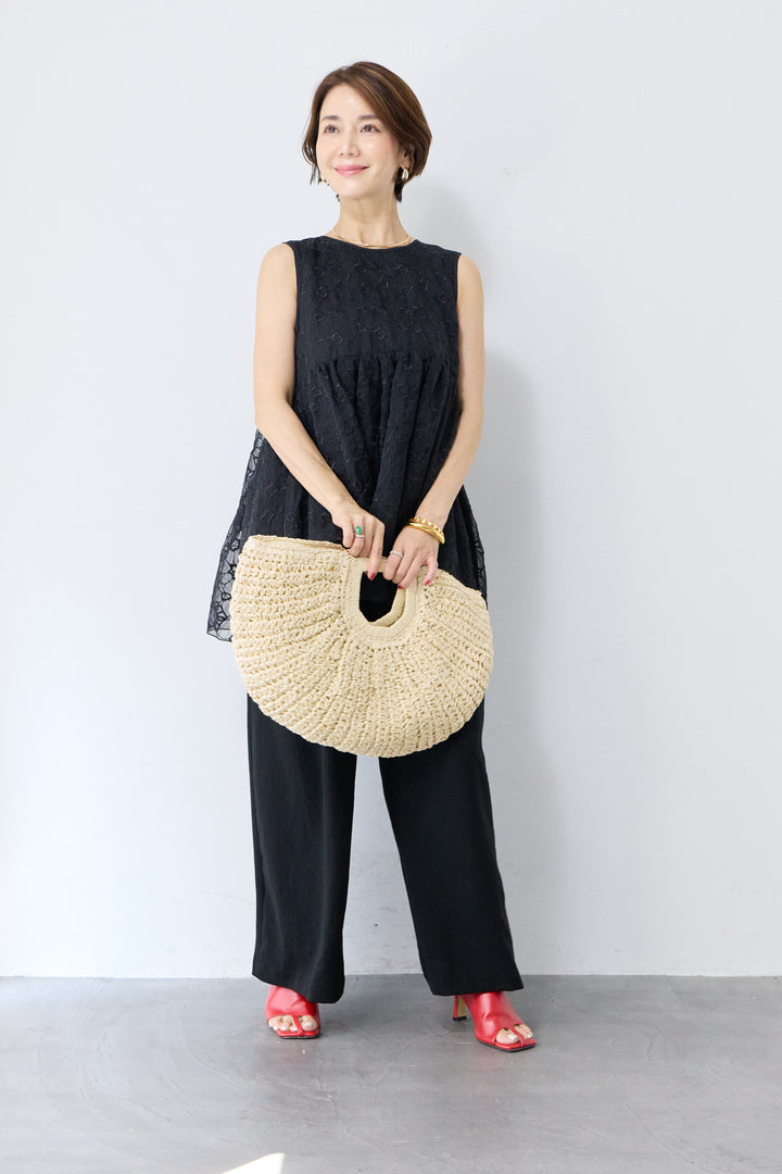 フラワー刺繍ブラウス