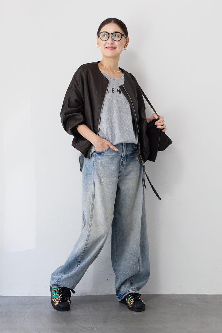 バックVネック ロゴTシャツ