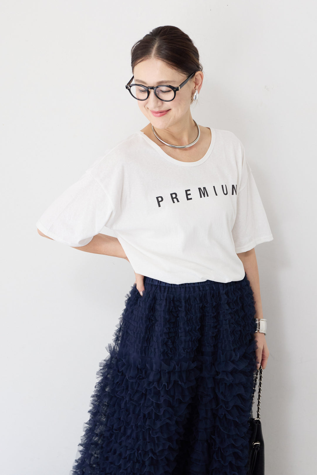 バックVネック ロゴTシャツ