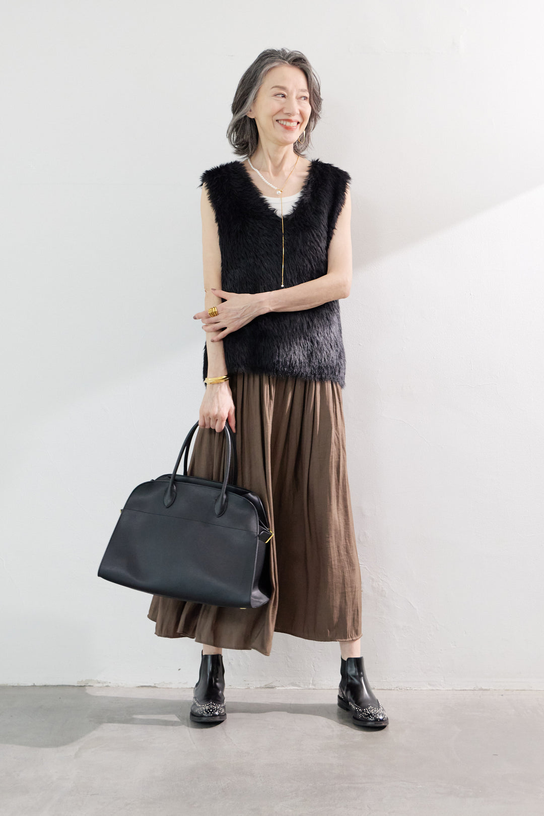 Vネックシャギーニットベスト
