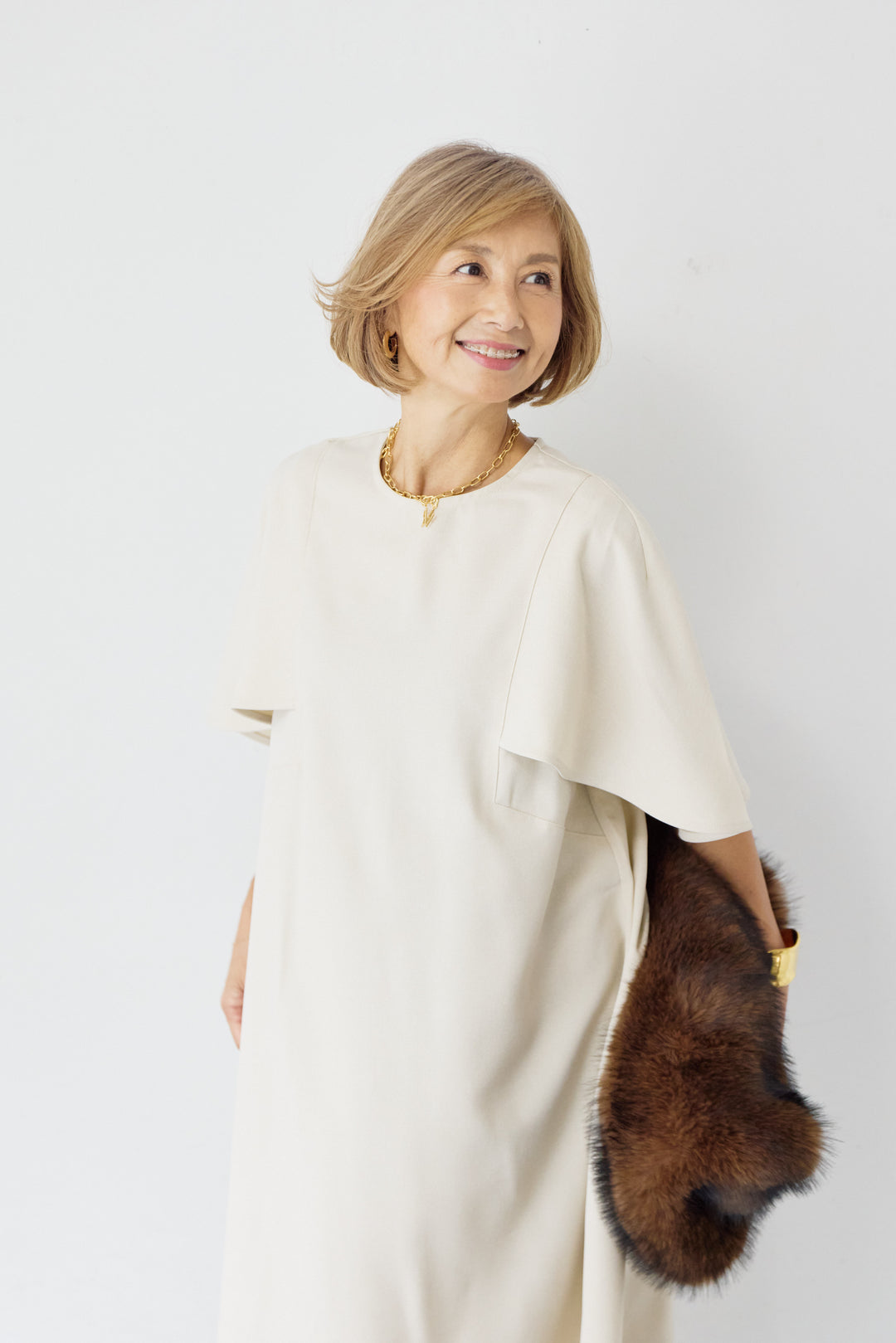 ケープデザインワンピース