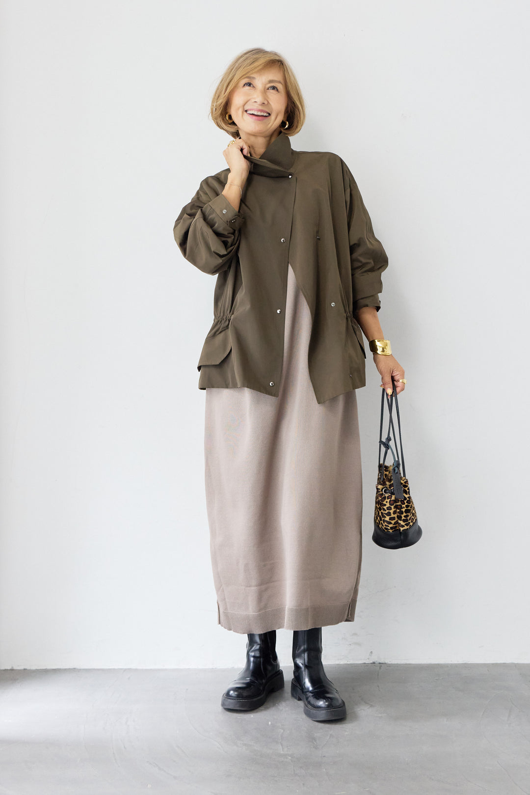 クルーネックロングニットワンピース