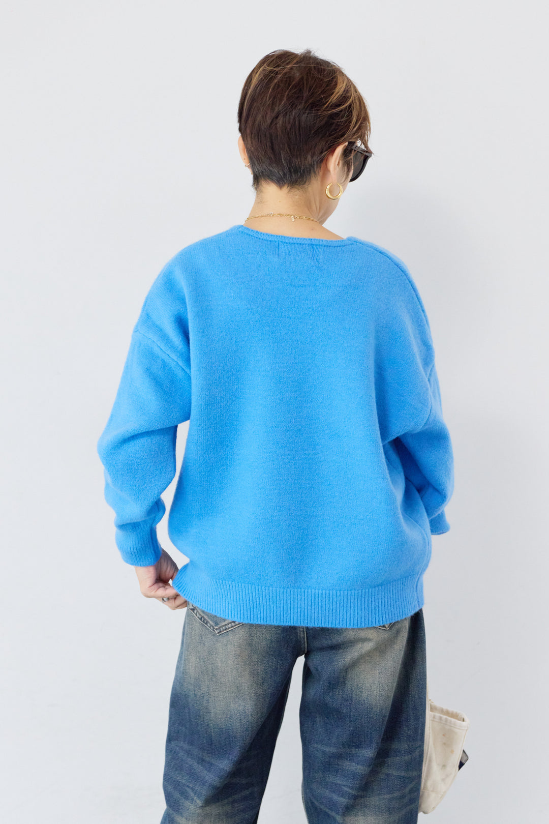 浅V ネックドロップショルダーニット