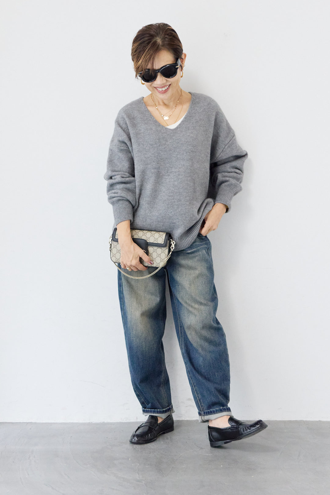 浅V ネックドロップショルダーニット