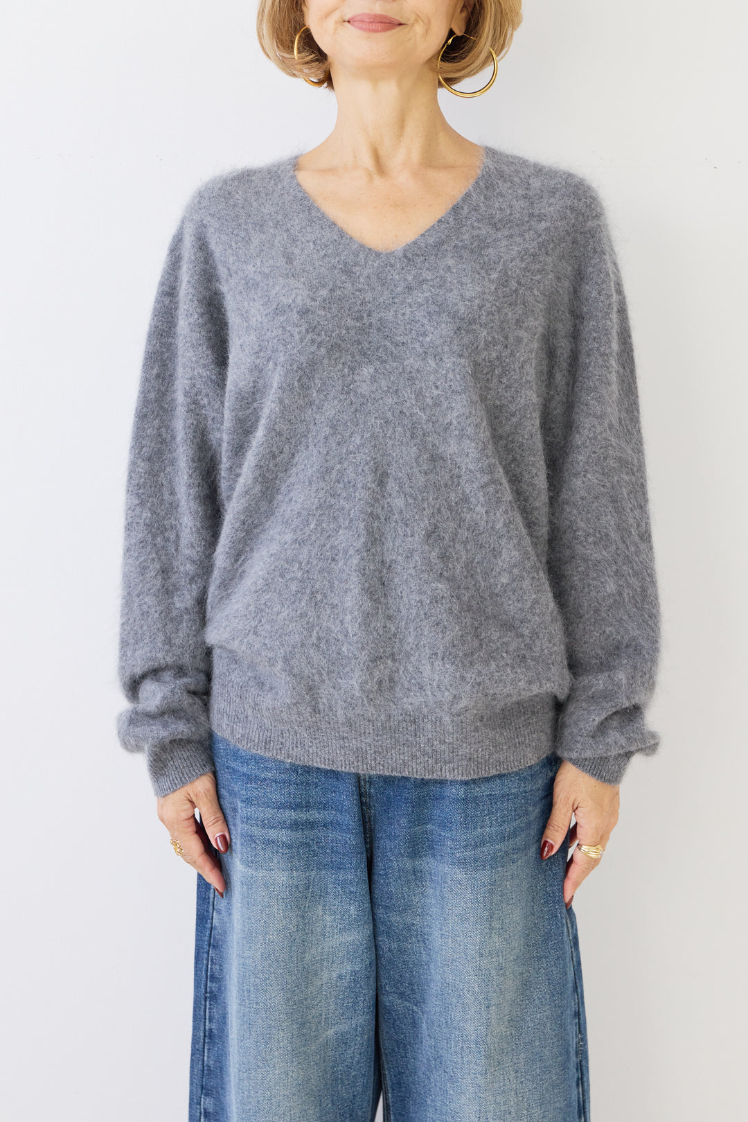 ふんわりカシミヤVネックニット