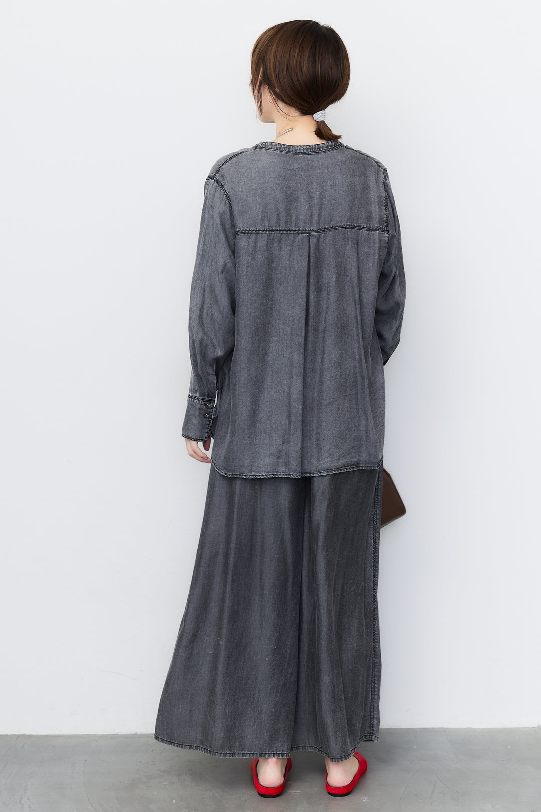 パウダーシルクデニムワイドパンツ