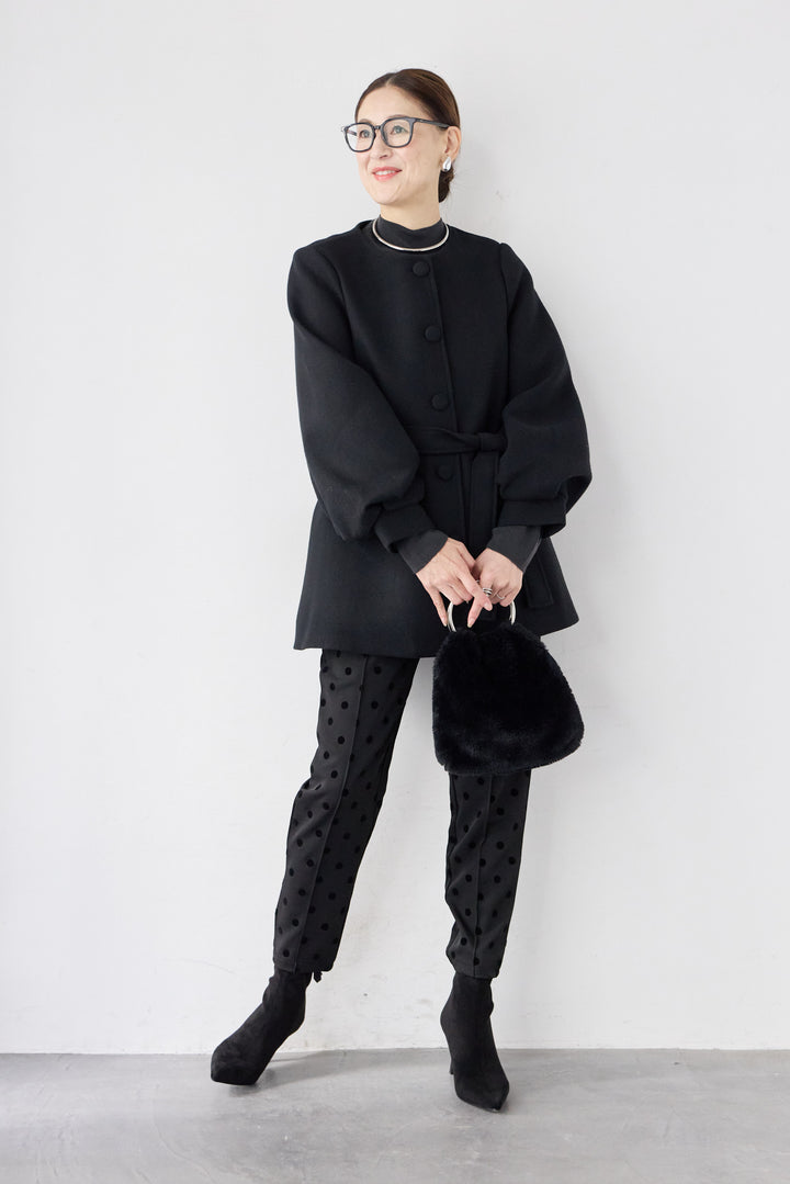 クルーネックくるみボタンミドルコート