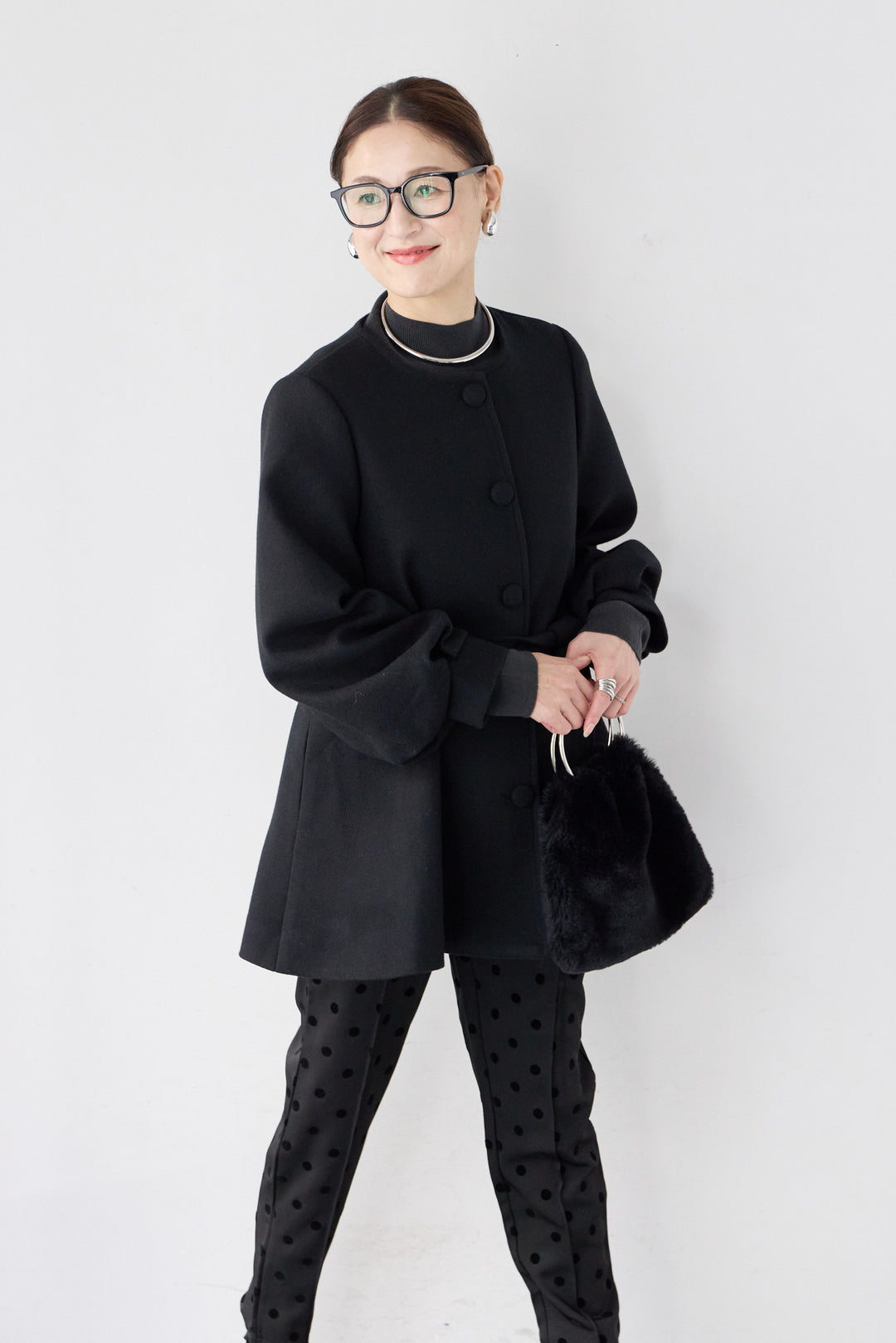 クルーネックくるみボタンミドルコート