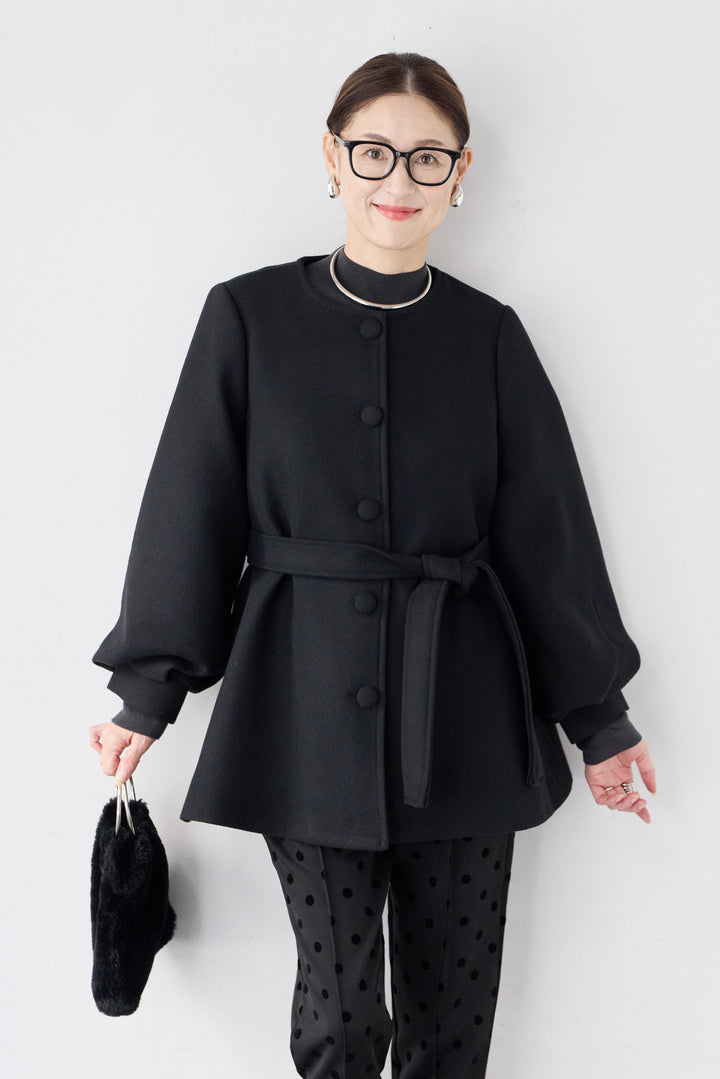 クルーネックくるみボタンミドルコート