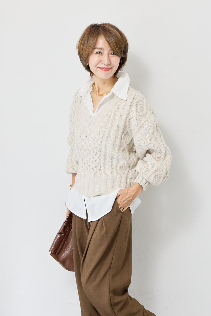 シャツレイヤード風ケーブル編みニット