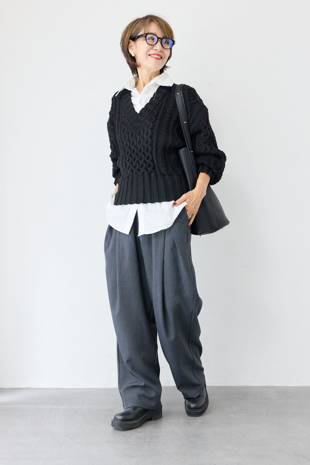 シャツレイヤード風ケーブル編みニット
