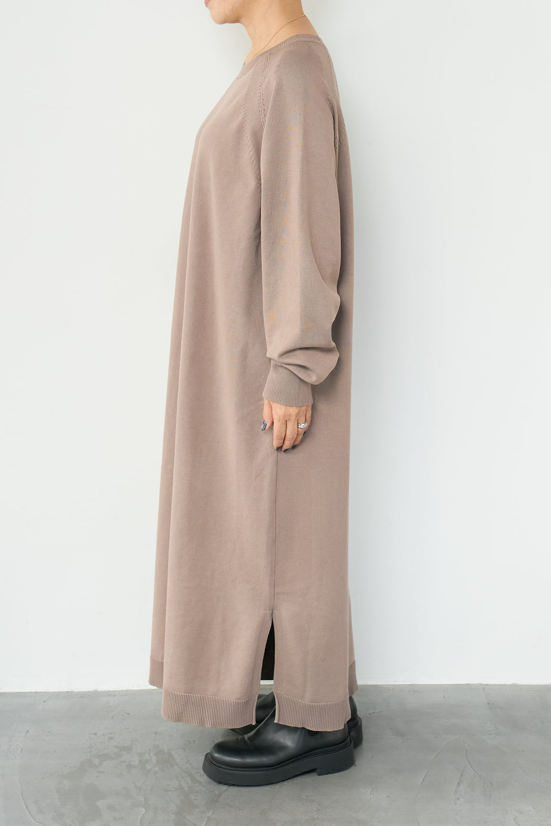 リブニットワンピース