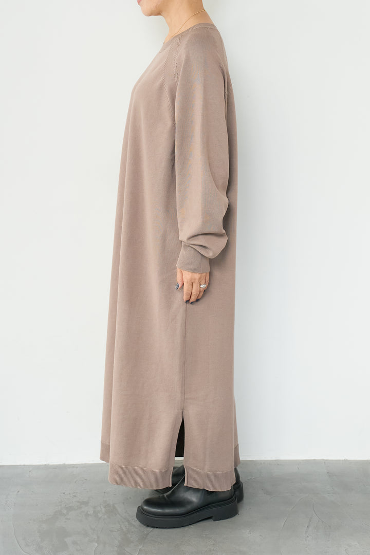 リブニットワンピース