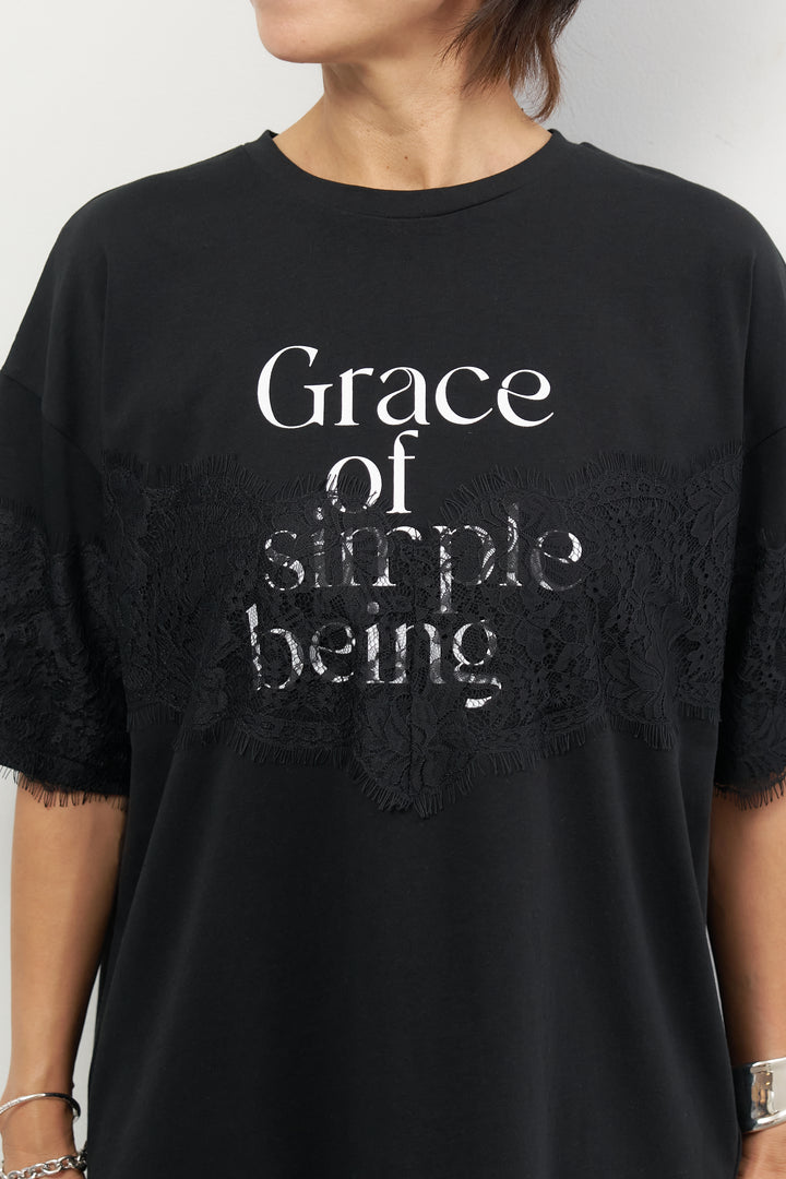 レース×ロゴプリント Tシャツ