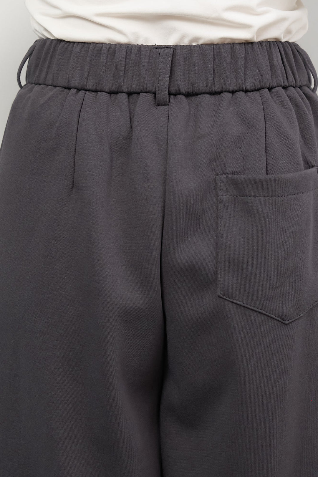 フロントシームコクーンパンツ