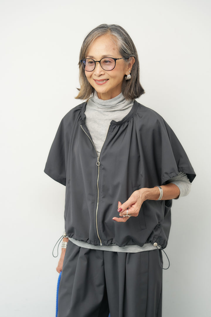 フロントジップ ポンチョライクブルゾン