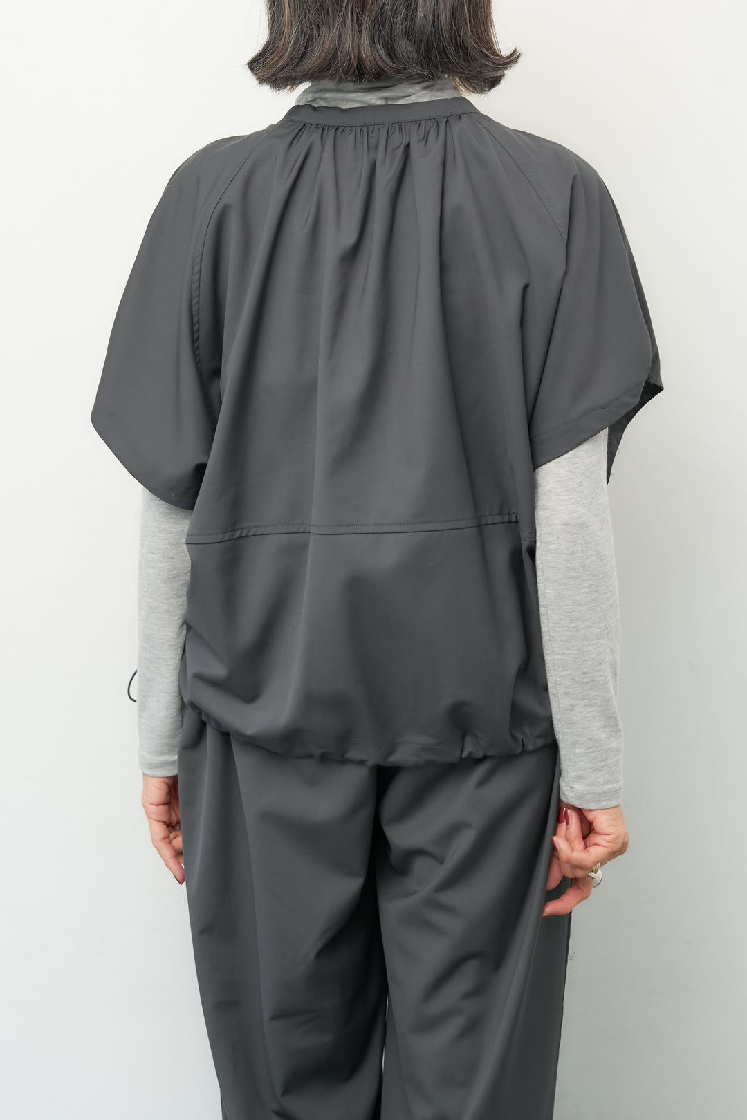 [SET]ウエストレイヤード ワイドパンツ+フロントジップ ポンチョライクブルゾン(2set)