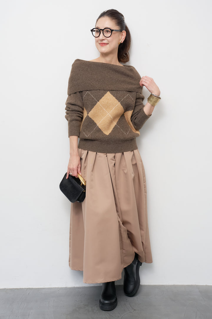 アーガイルオフショルニット