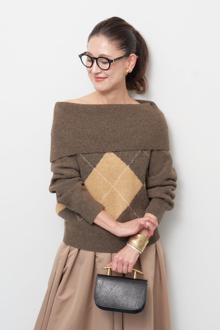 アーガイルオフショルニット