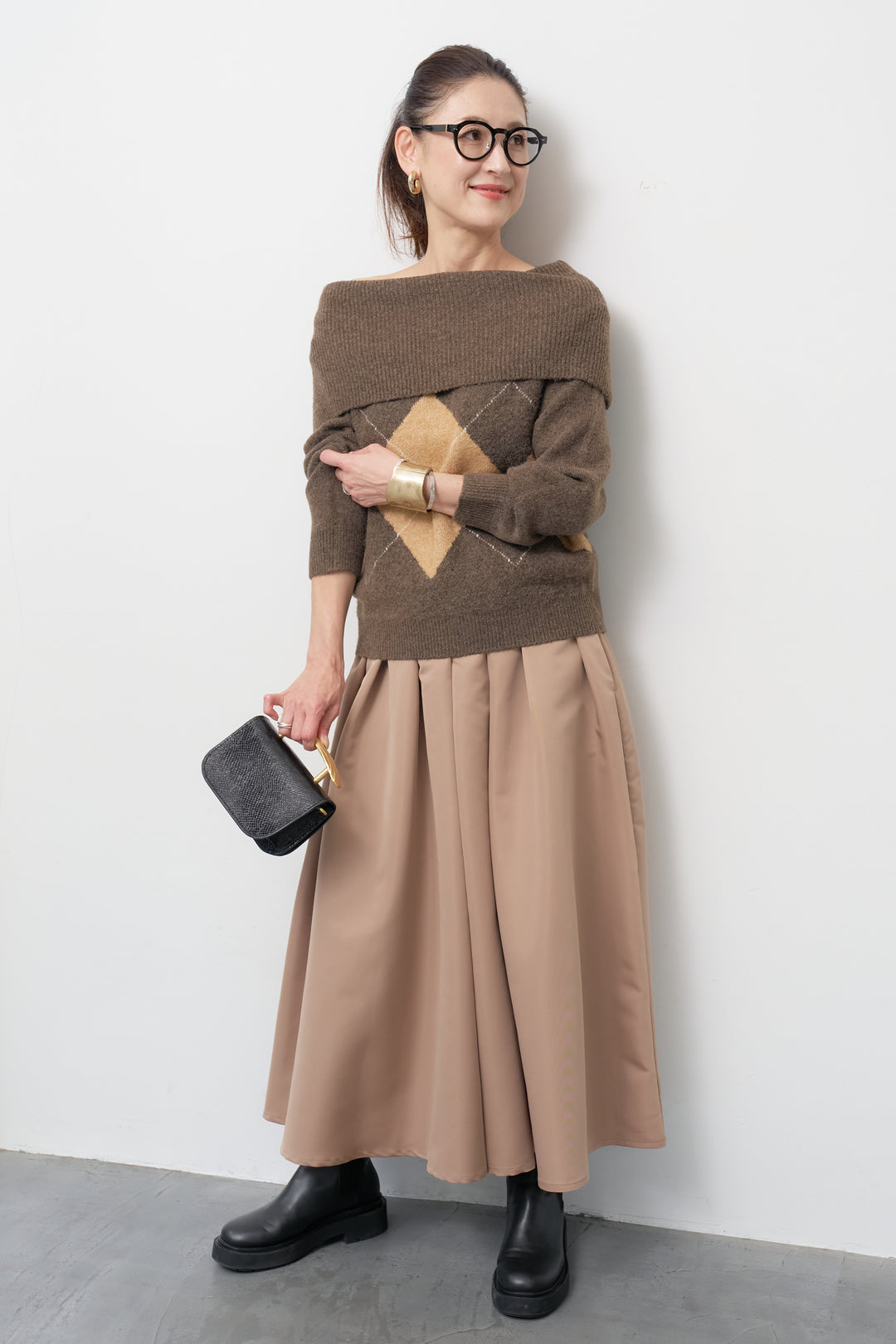 アーガイルオフショルニット