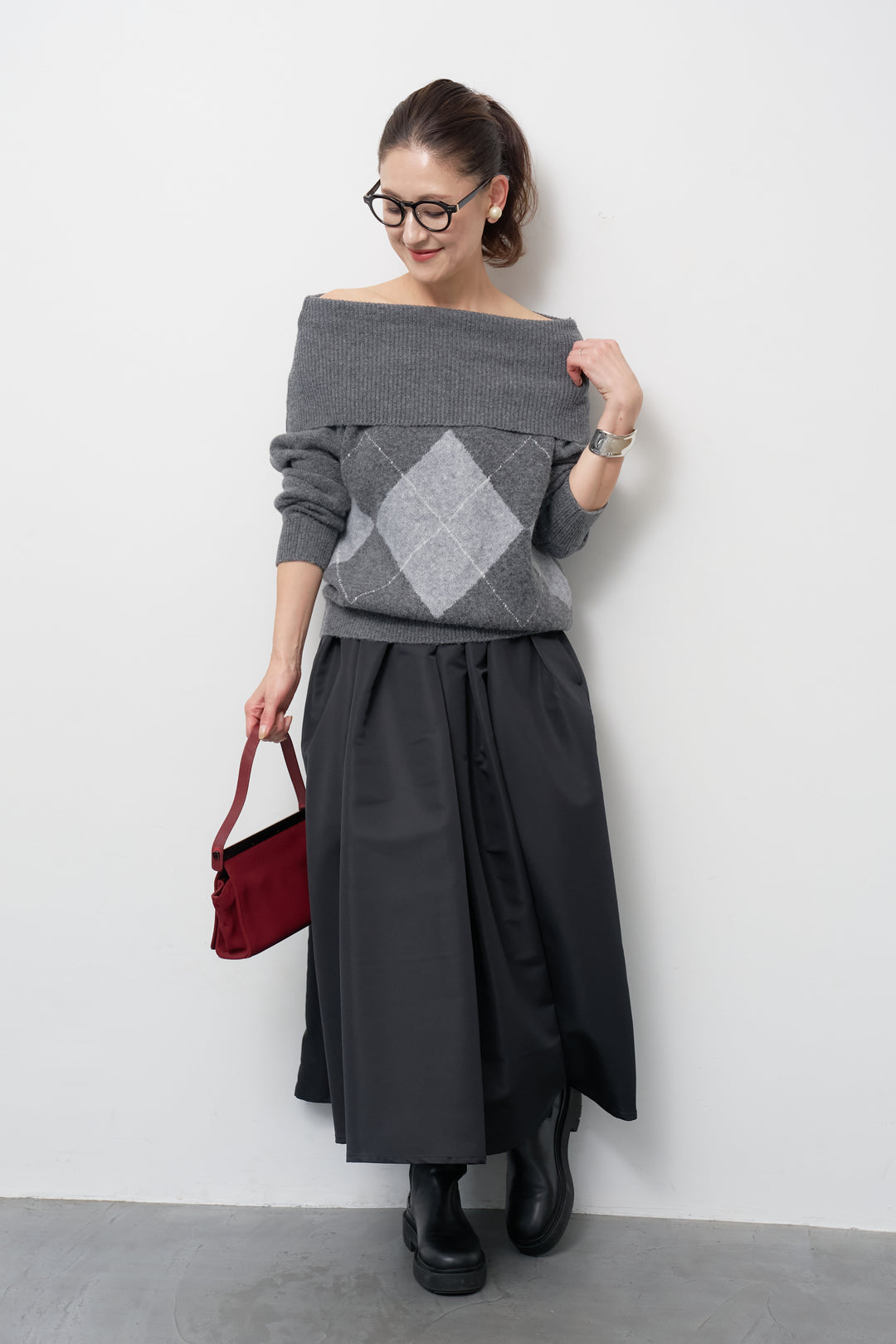 アーガイルオフショルニット