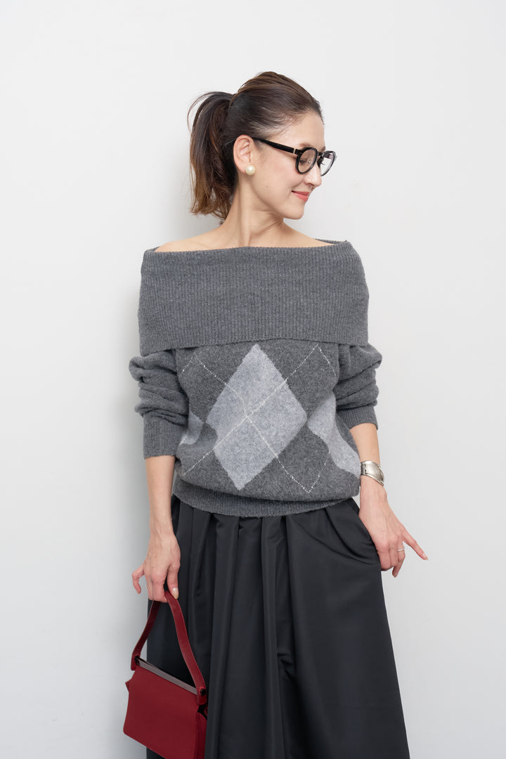 アーガイルオフショルニット