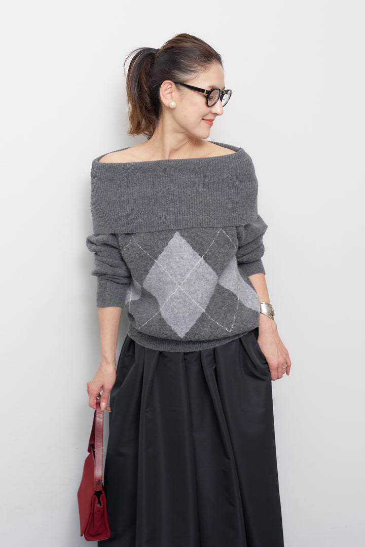 アーガイルオフショルニット